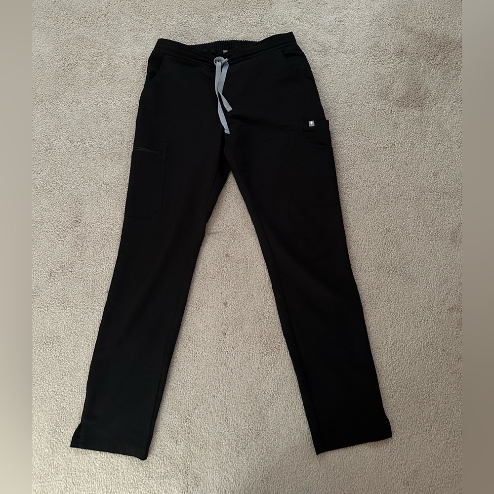 Figs Yola XS black